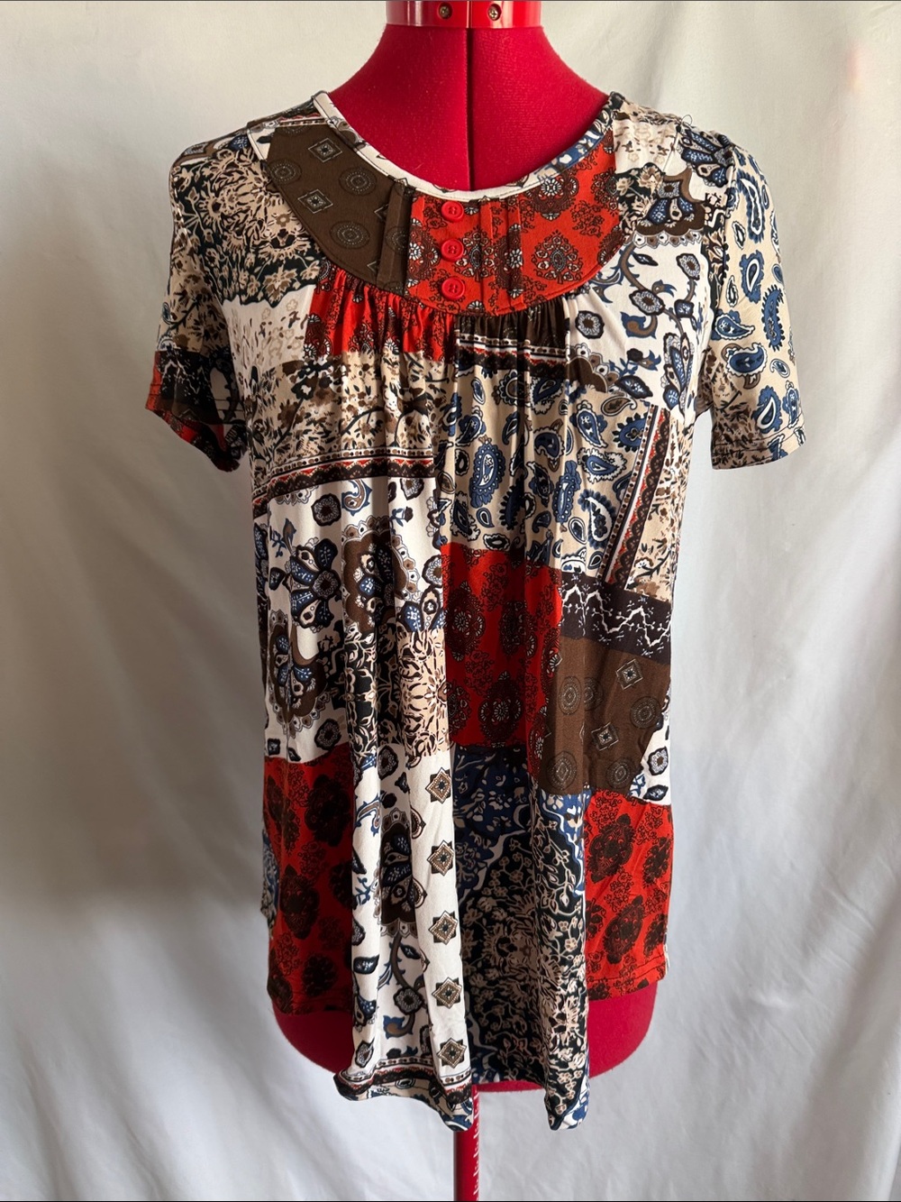Patchwork Print Short Sleeve Tee - Red, Brown, Blue